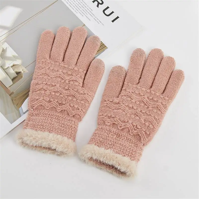 

Gloves & Mittens