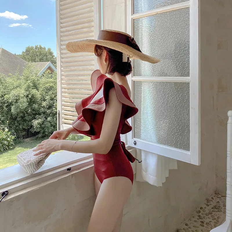 Новое поступление сплошной купальник на бретельках с оборками женский