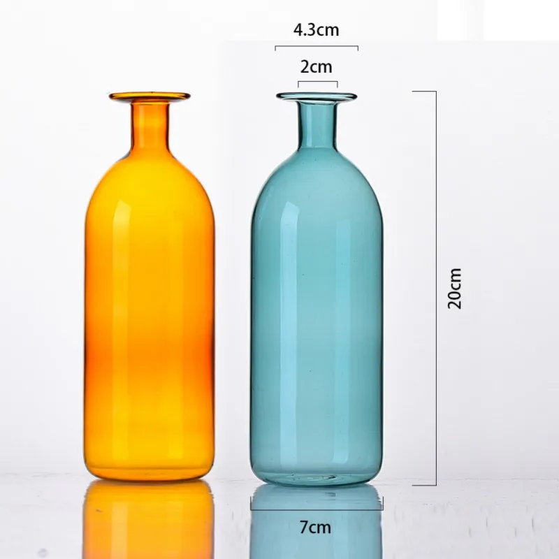 

Vase high borosilicate glass material 7*4.3*20cm high temperature resistance, high strength, crystal clear exquisite appearance