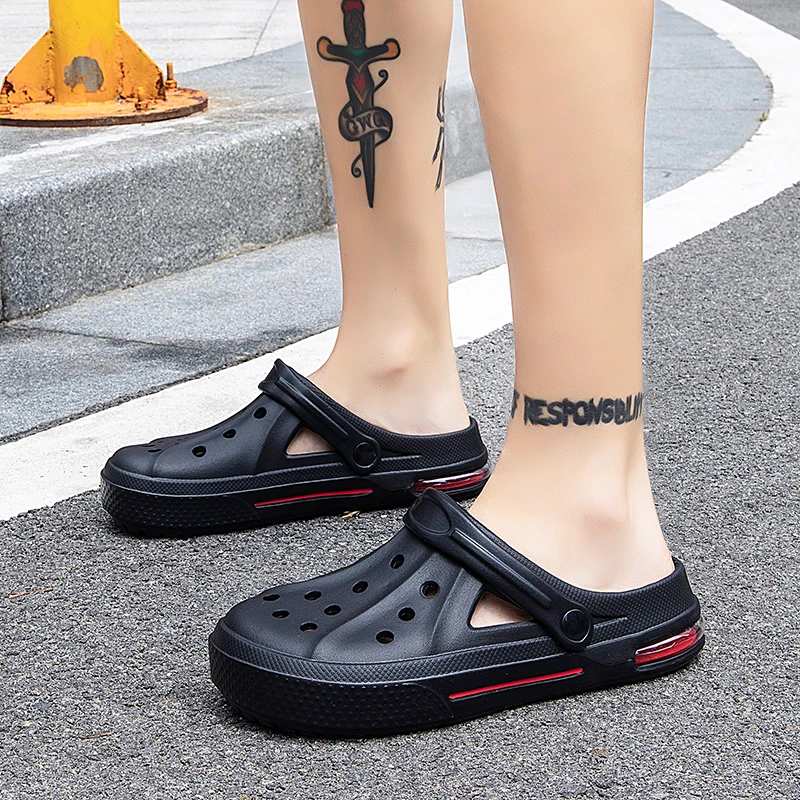 

Summer Men Slippers Sandals Massage Clogs Outdoor Garden Shoes Men Pool Sandals Bathroom Slides Mules Beach Slippers