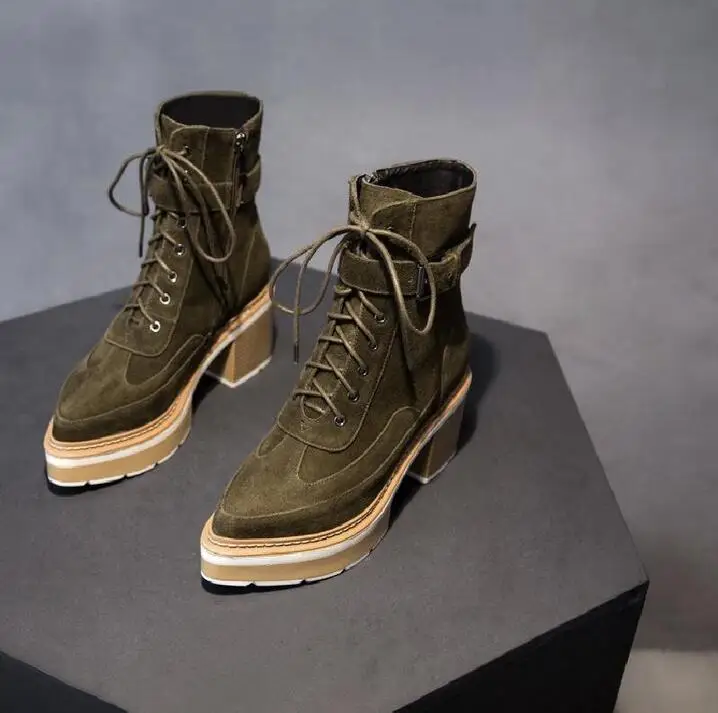 Harga Sepatu Militer Punk Sepatu Bot Pergelangan Kaki Kulit Sapi Hak Persegi Sepatu Wanita Ujung Lancip Sepatu Bot Wanita D57