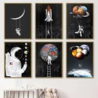 Черно-белые настенные художественные принты, плакат астронавт с граффити, планета, Картина на холсте, Куадрос, декоративная роспись, Современный домашний декор