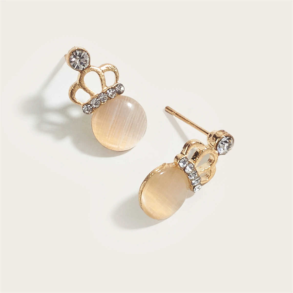 

Trendy Opal Bright Small Crown Stud Earrings Niche Exquisite Ladies Stud Earrings pendientes mujer piercing oreja