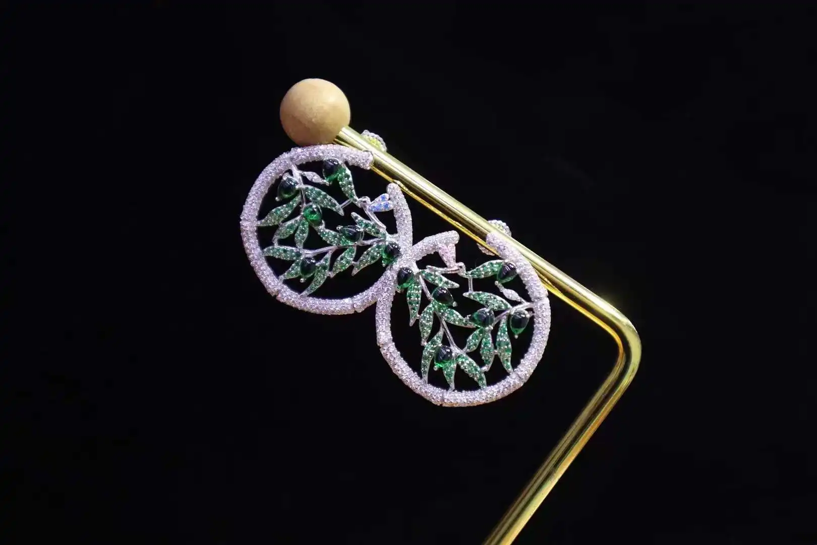 

Small Fresh Green Bamboo Leaf Diameter 29mm Earrings And Brooch Pendientes Mujer Earrings For Women Aros