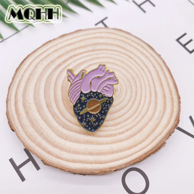 Эмалированная брошь в форме сердца космоса звездной планеты звезд из Золотого