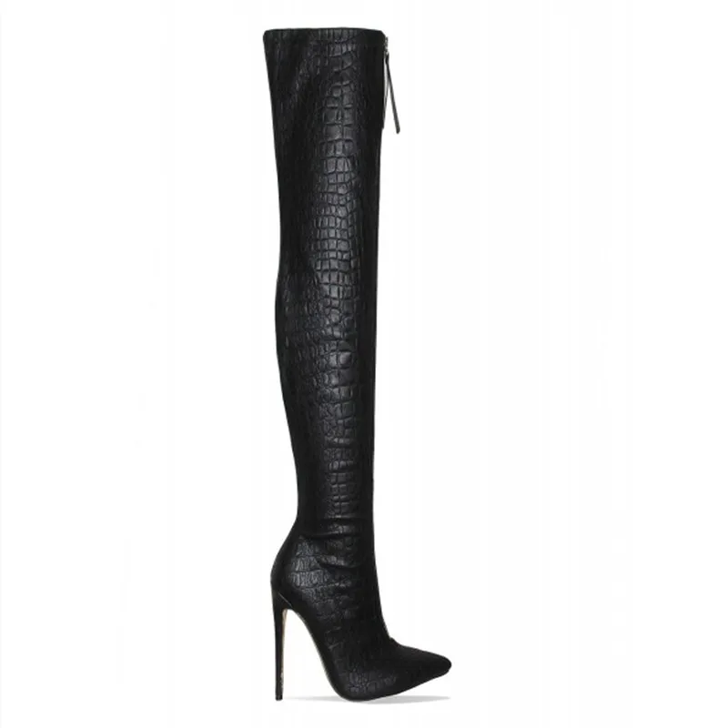 Модные женские зимние сапоги до бедра с крокодиловым узором на высоком каблуке