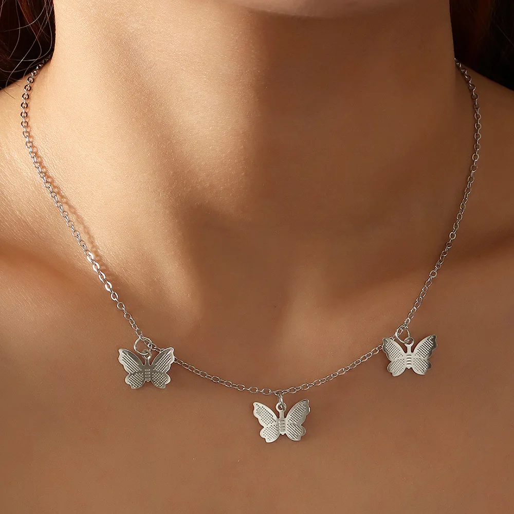 

Romantic Temperament Silver Metal Three Butterfly Pendant Necklace Women's Neck Ornaments Clavicle Chain Jewelry Accessory Gifts