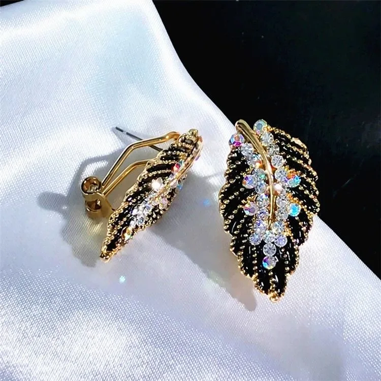 

2020 NEW Black leaves diamond retro geometric earrings light luxury earrings temperament earrings female