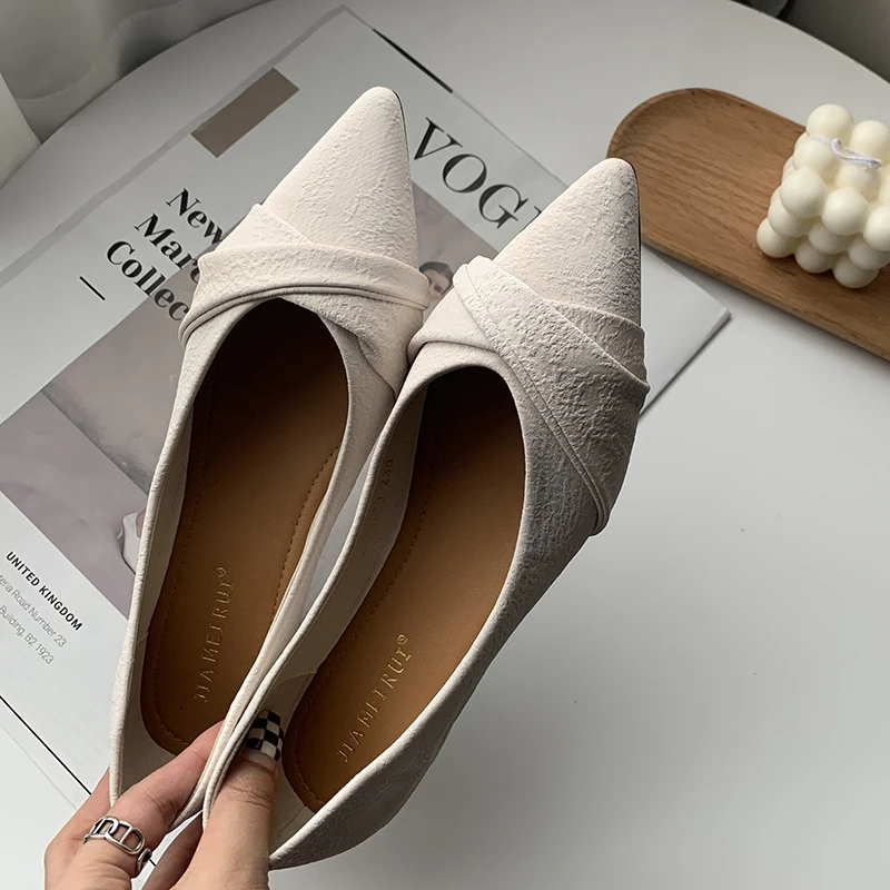 

Весна 2021; Туфли на плоской подошве с острым носком; Сезон весна-осень; Женские балетки на плоской подошве без застежки; Женские балетки; Повс...