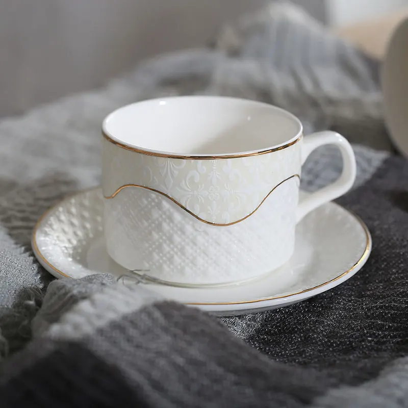 

European Style Ceramic Coffee Cup Set Art Simple Travel Kung Fu Coffee Cup Tea Set Reusable Tasse A Cafe Kitchen Decor BS50CC