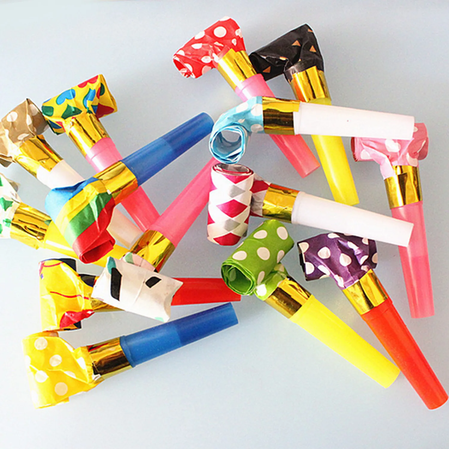 Behogar 20 шт Разноцветные вечерние рога Noisemakers Blow outs Whistles игрушки для дня рождения сувениры случайный стиль