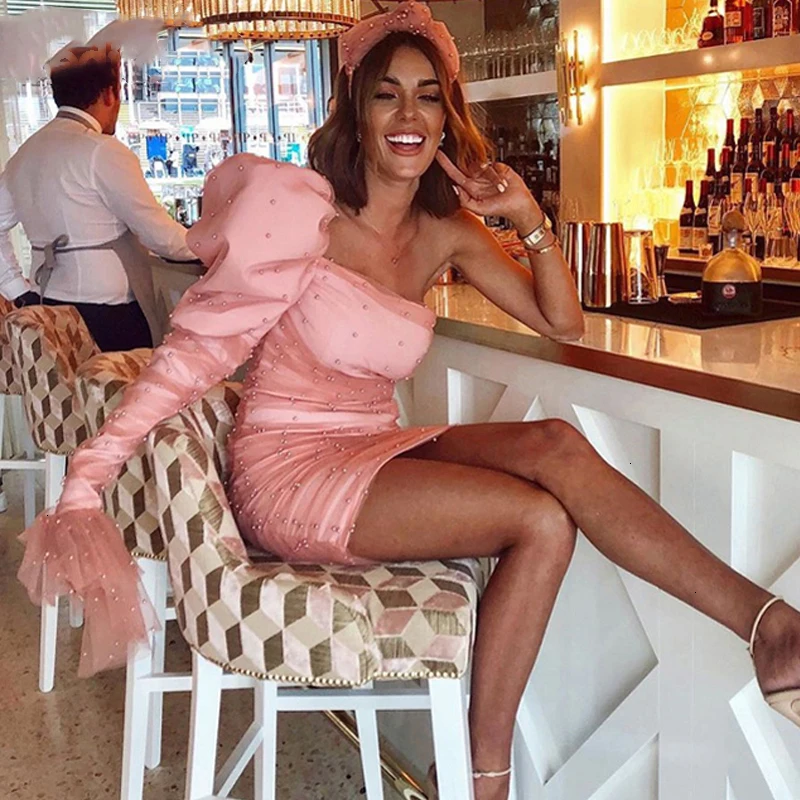 Платье на Одно Плечо сексуальное женское платье мини розового цвета с оборками