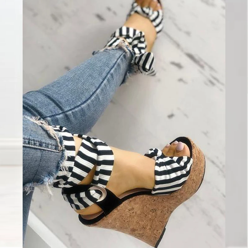 

BONJOMARISA 2021 Sexy INS Hot Sale Female Striped Ankle Strap High Wedges Sandals Platform New Sandals Women Stylish Shoes Woman