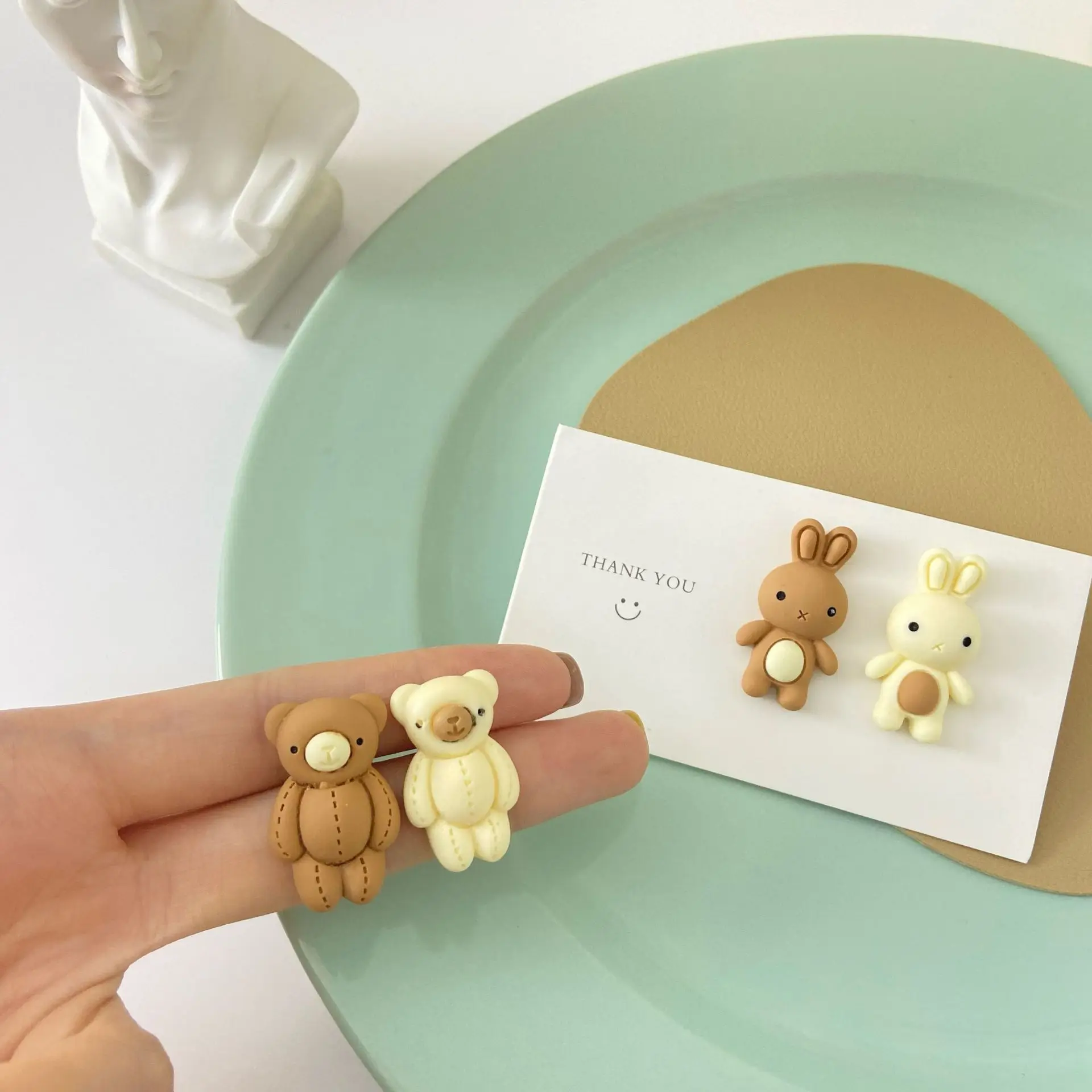 

Asymmetrical Small Cute Bear Rabbit Korean Clip Earrings Sweet Cartoon Resin Brown Bear Clip Earrings No Hole for Girl Kids