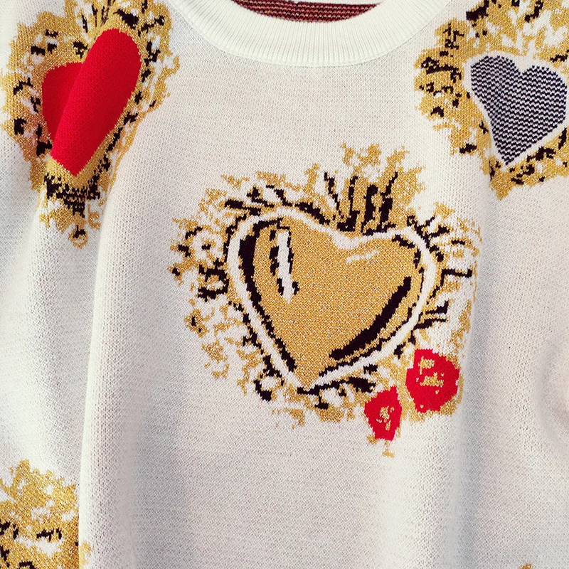 Женский осенне-зимний трикотажный свитер с рисунком сердечек | Женская одежда