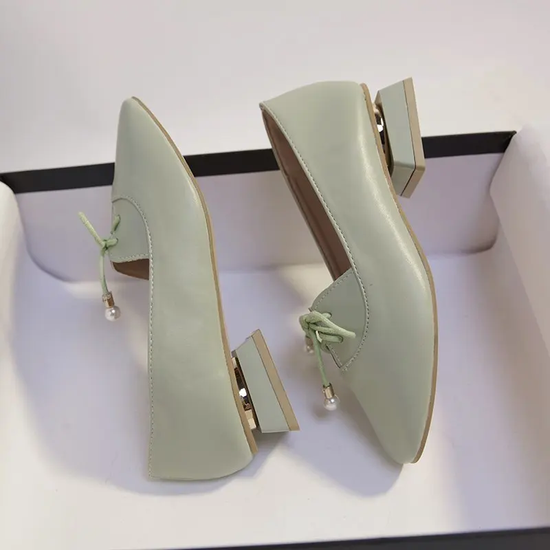Обувь на низком каблуке с бантом Женская обувь в Корейском стиле Сезон осень
