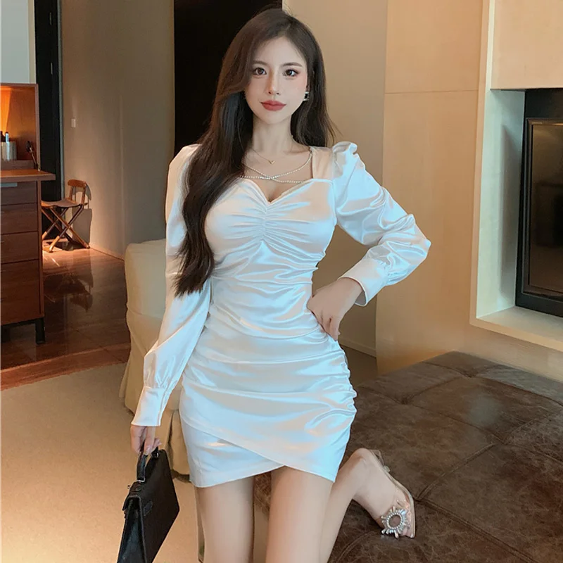 

Autumn Ladies V-neck Chest-Flattering Chain Pleated Irregular Long Sleeve Short Skirt Slim-Fit Dress for Women