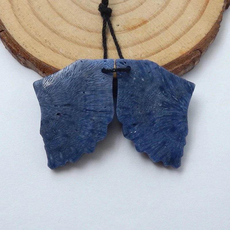 Женские серьги из натурального синего коралла резные вручную в форме ракушки