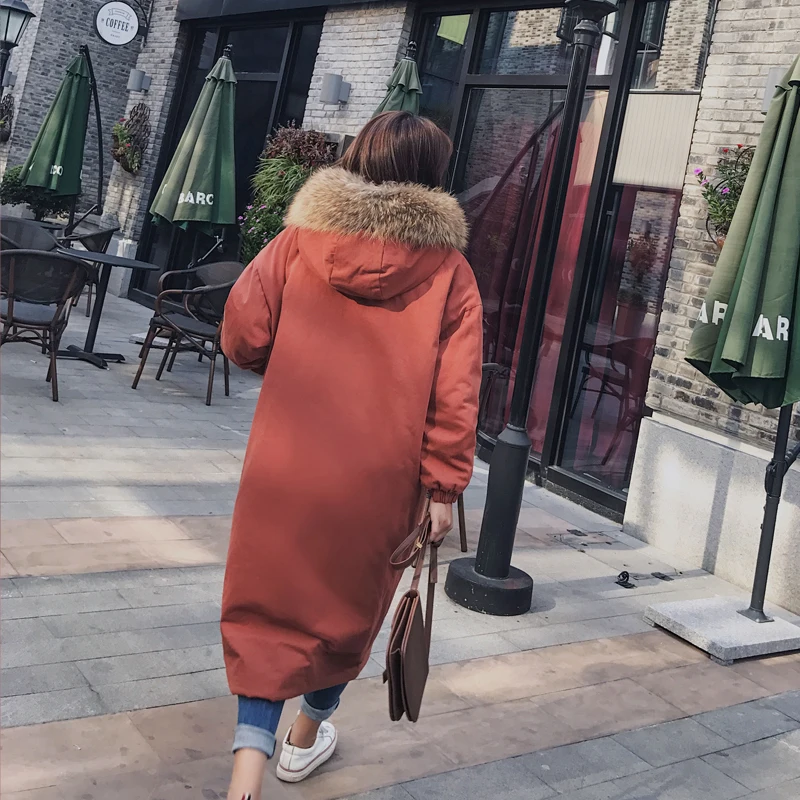 Женское пальто с капюшоном и большим меховым воротником свободная контрастная