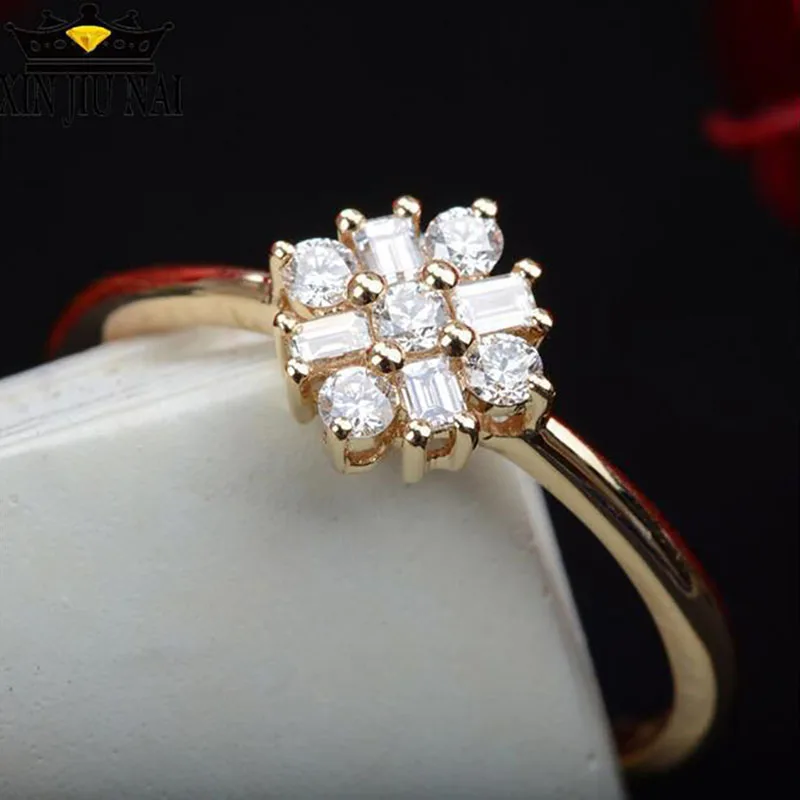 Кольцо из серебра 925 пробы с квадратными бриллиантами инкрустацией 14-каратного