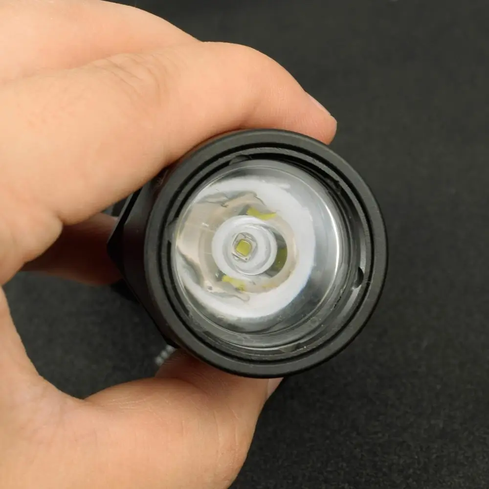 

Tactical M951 Airsoft CREE R5 LED Weapon Light For M4 M16 Hunting Rifle Gun Remote Pressure Switch Tactical Scout Flashlight