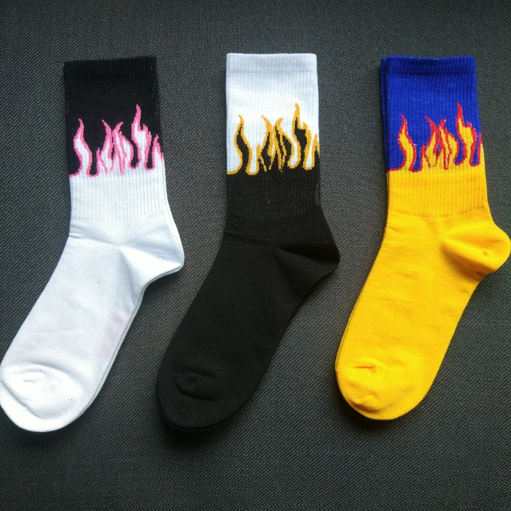 

Unisex Flame Black White Yellow Fire Sokken Novelty Hip Hop Harajuku Socks Skateboard Calceines Mujer Street Skarpetki Socks