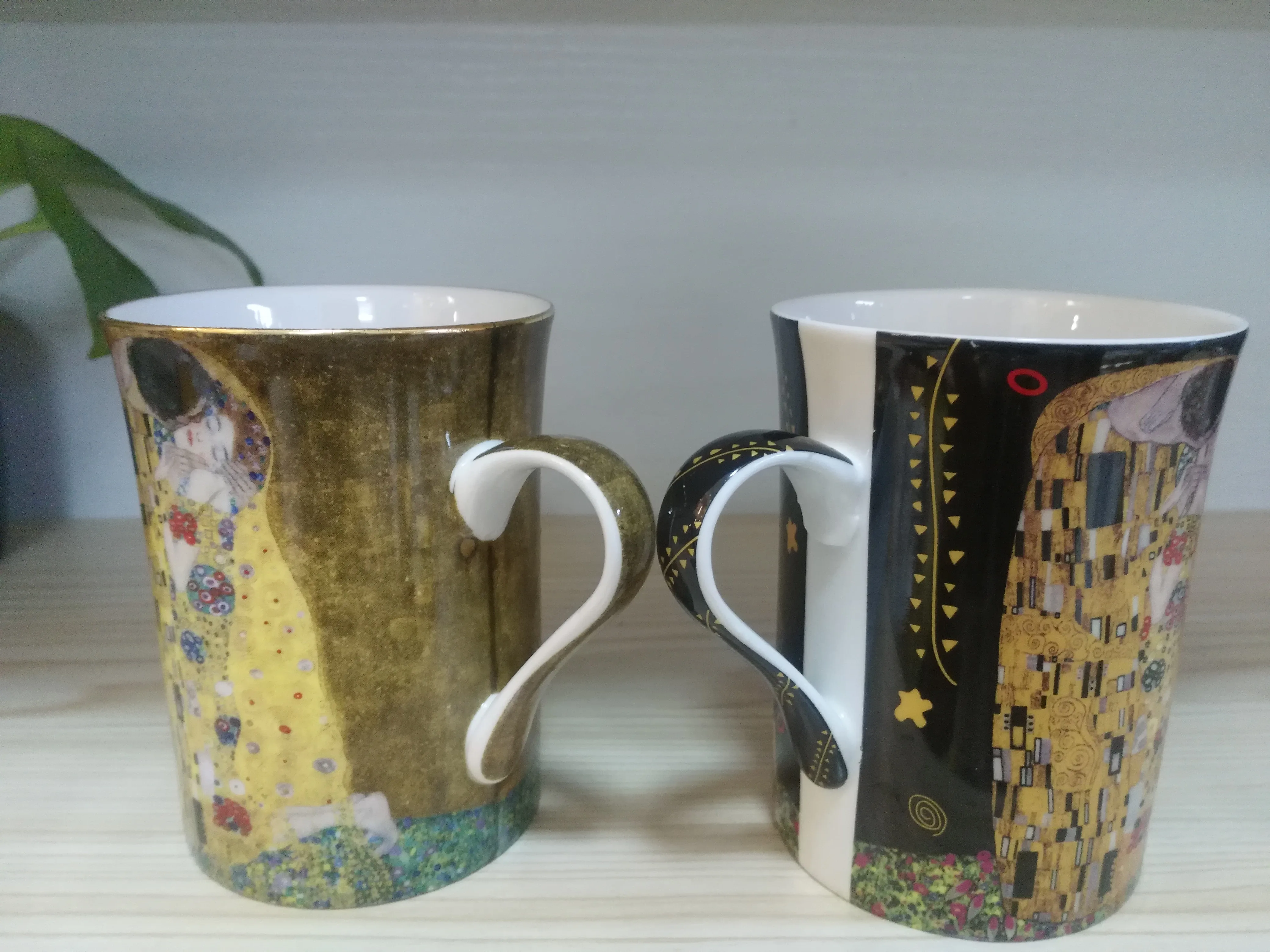 

TC019- Hand-painted Ceramic Palace style intimate lover retro milk cup straight cup with spoon