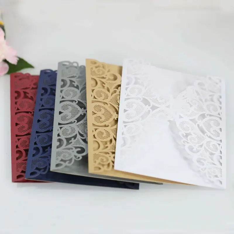 Изысканные свадебные пригласительные открытки с бабочкой кружевные блестящие