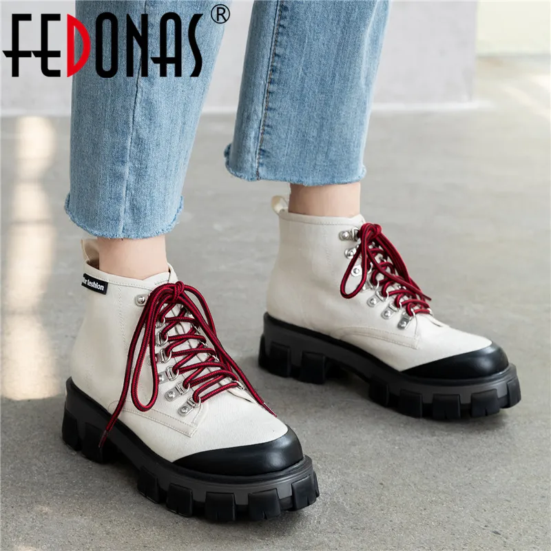 Женские ботинки на платформе FEDONAS зимние короткие из натуральной кожи не