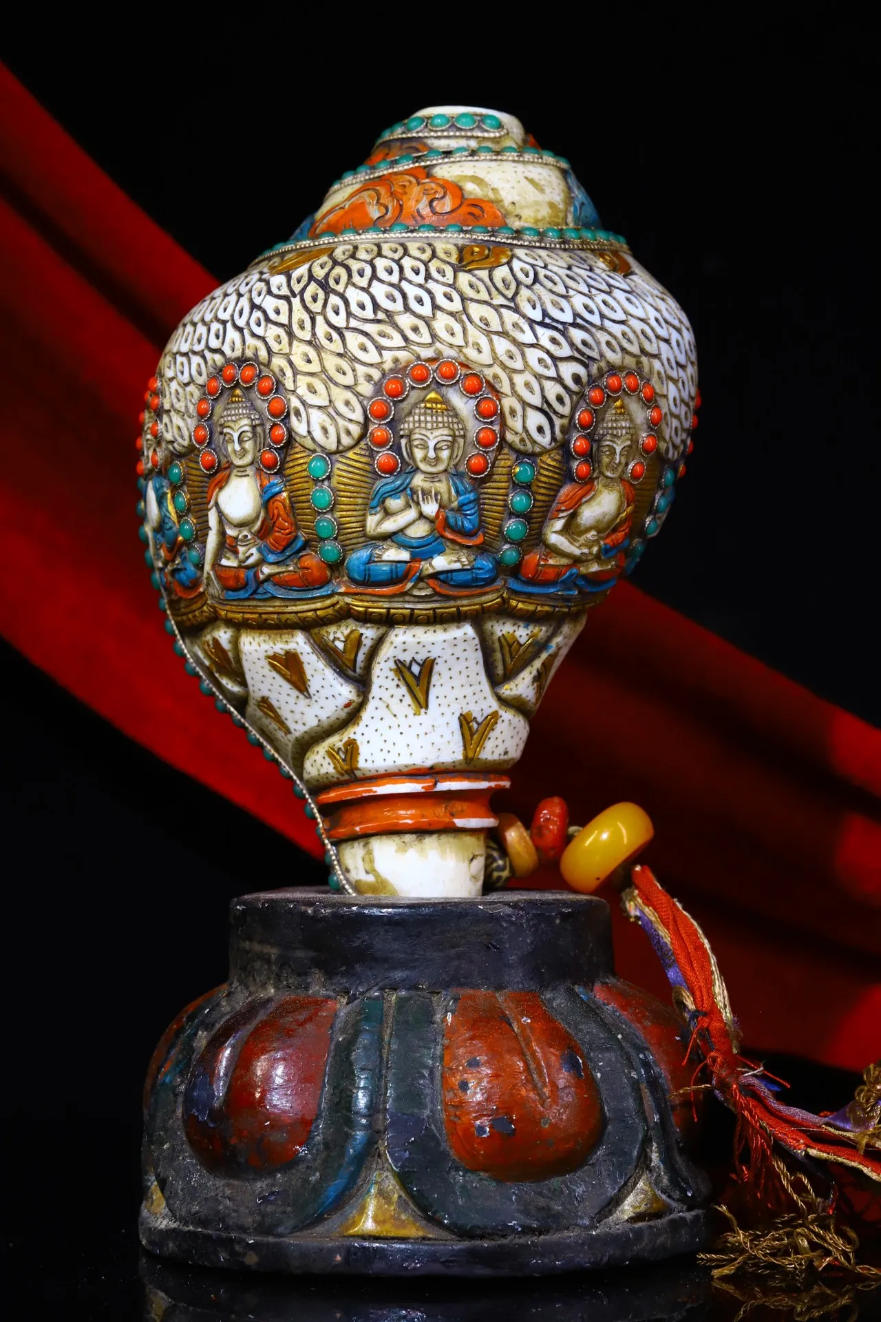 

10"Tibetan Temple Collection Old Natural conch Tracing mosaic Gem Sambo Buddha Snail Buddhist artifact Ornaments Town House