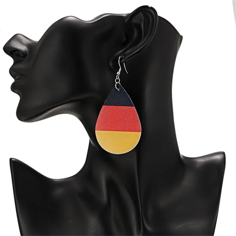 Женские серьги из искусственной кожи спортивные Футбол с немецким флагом