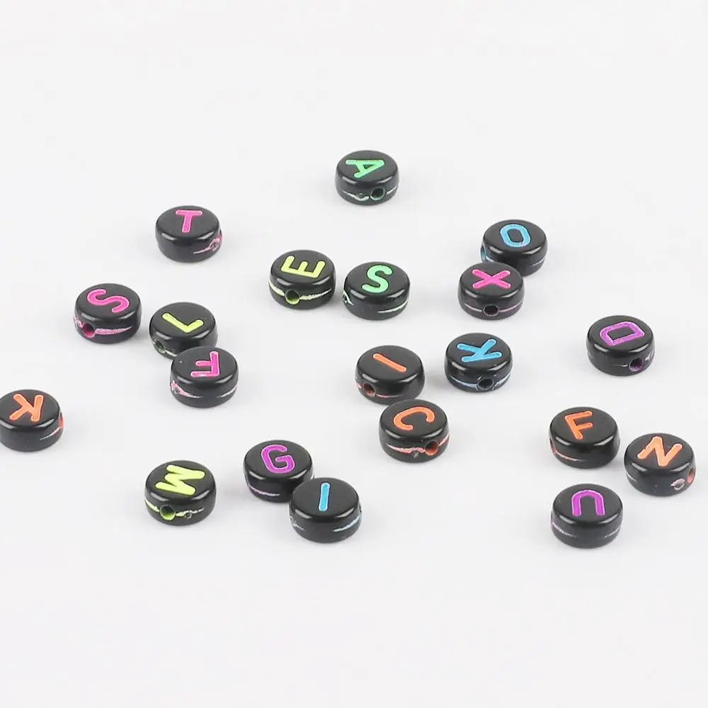Бусины акриловые в виде букв английского алфавита смешанные бусины с отверстием