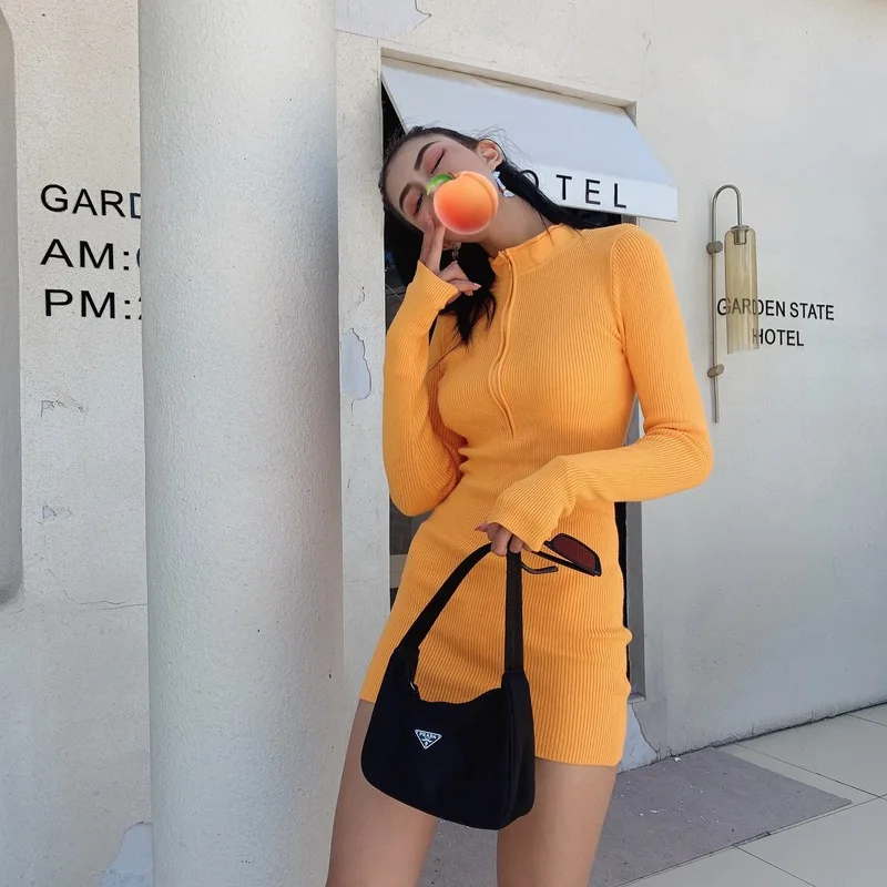 Женское трикотажное платье-джемпер с высокой горловиной | Женская одежда