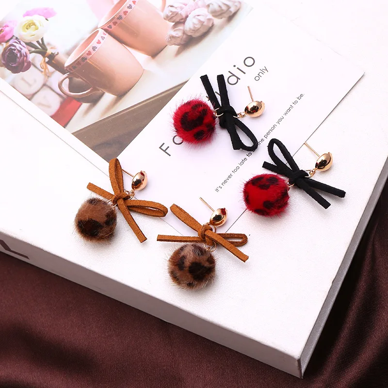 

Earrings for women Titanium steel simple and versatile personality four-leaf grass Korean tassel earrings snowflake long earrin