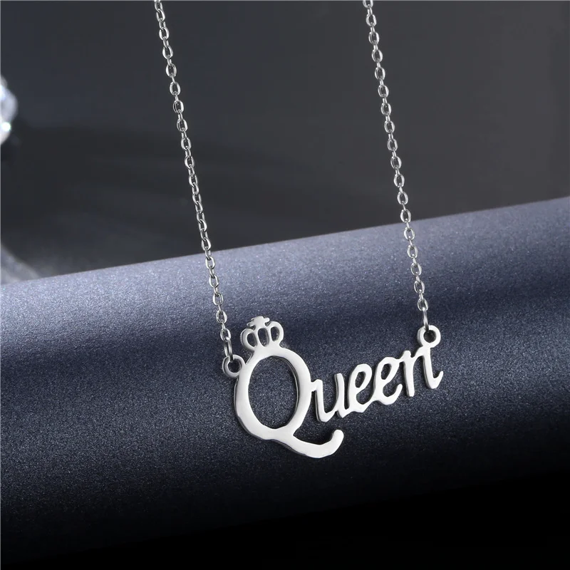 

European and American stainless steel queen letter pendant necklace Give gifts to friends