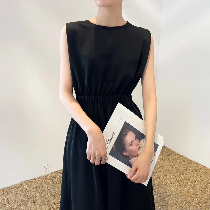 

HANBEIGANG Retro solid color dress women's round neck sleeveless strap dress 2021 new summer slim waist temperament vest 2111