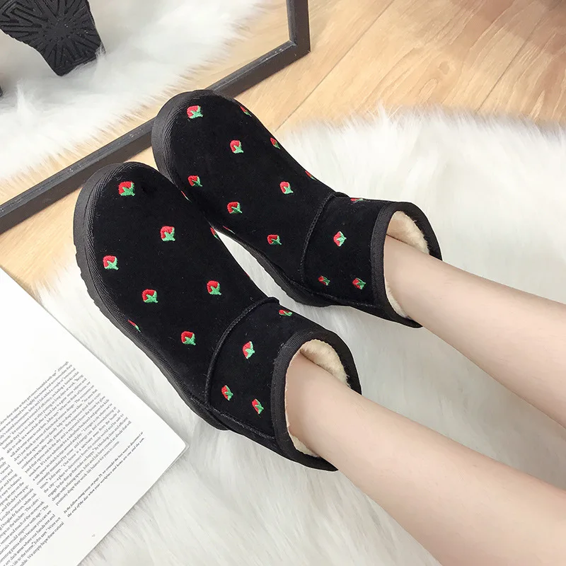 

Fashion Round Head Cute Winter Snow Boots Non-slip Plush Female Winter Boots Student Shoes Velvet Warm Cotton Shoes Flat Shoes