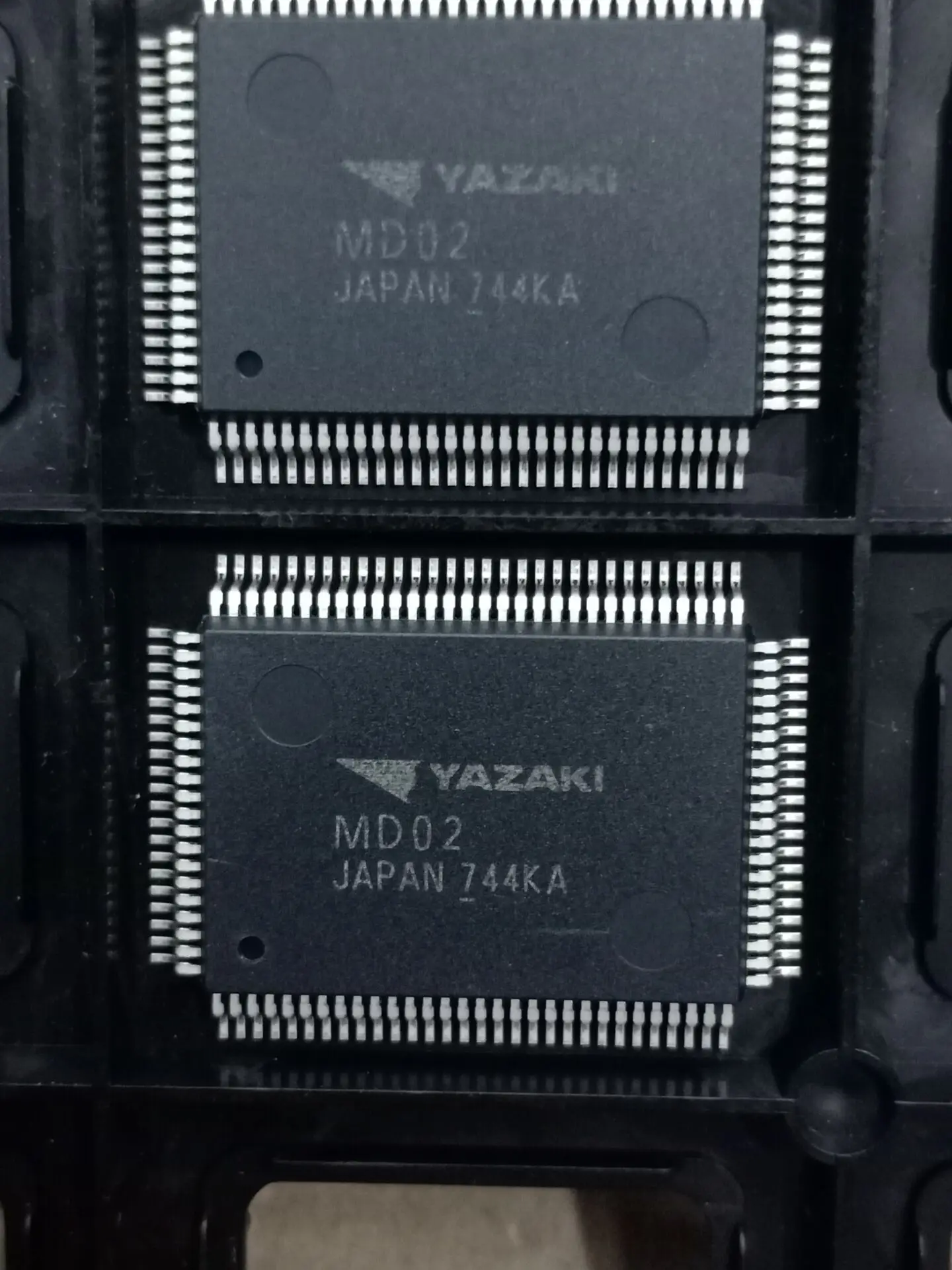 

MD02 QFP-100 IC