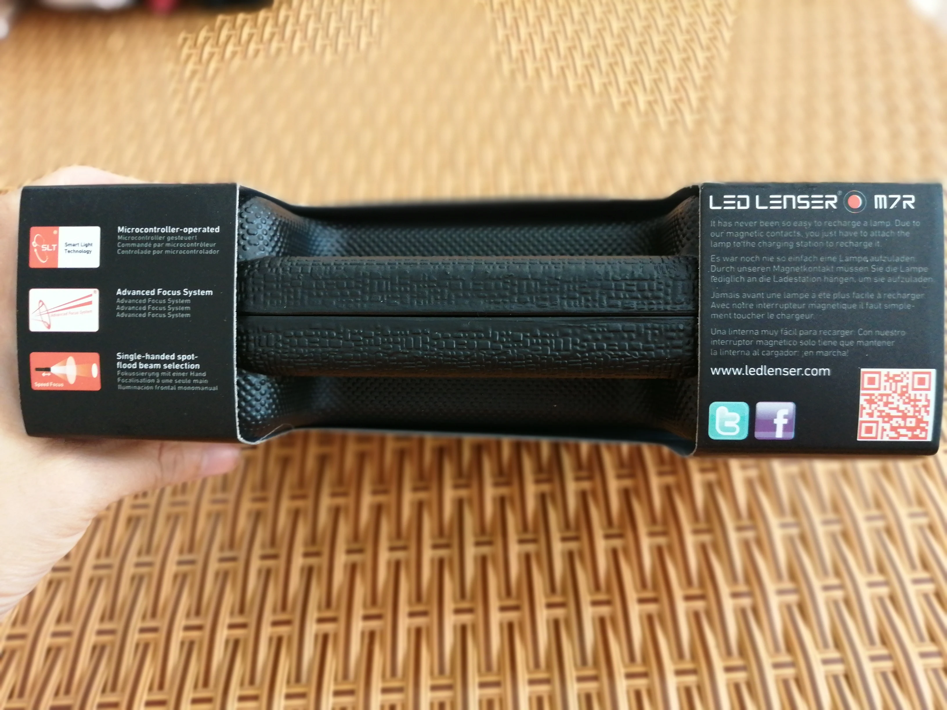 The powerful updated M7R Rechargeable LED Flashlight with 18650 Battery and Retail Packaging free shipping | Электроника