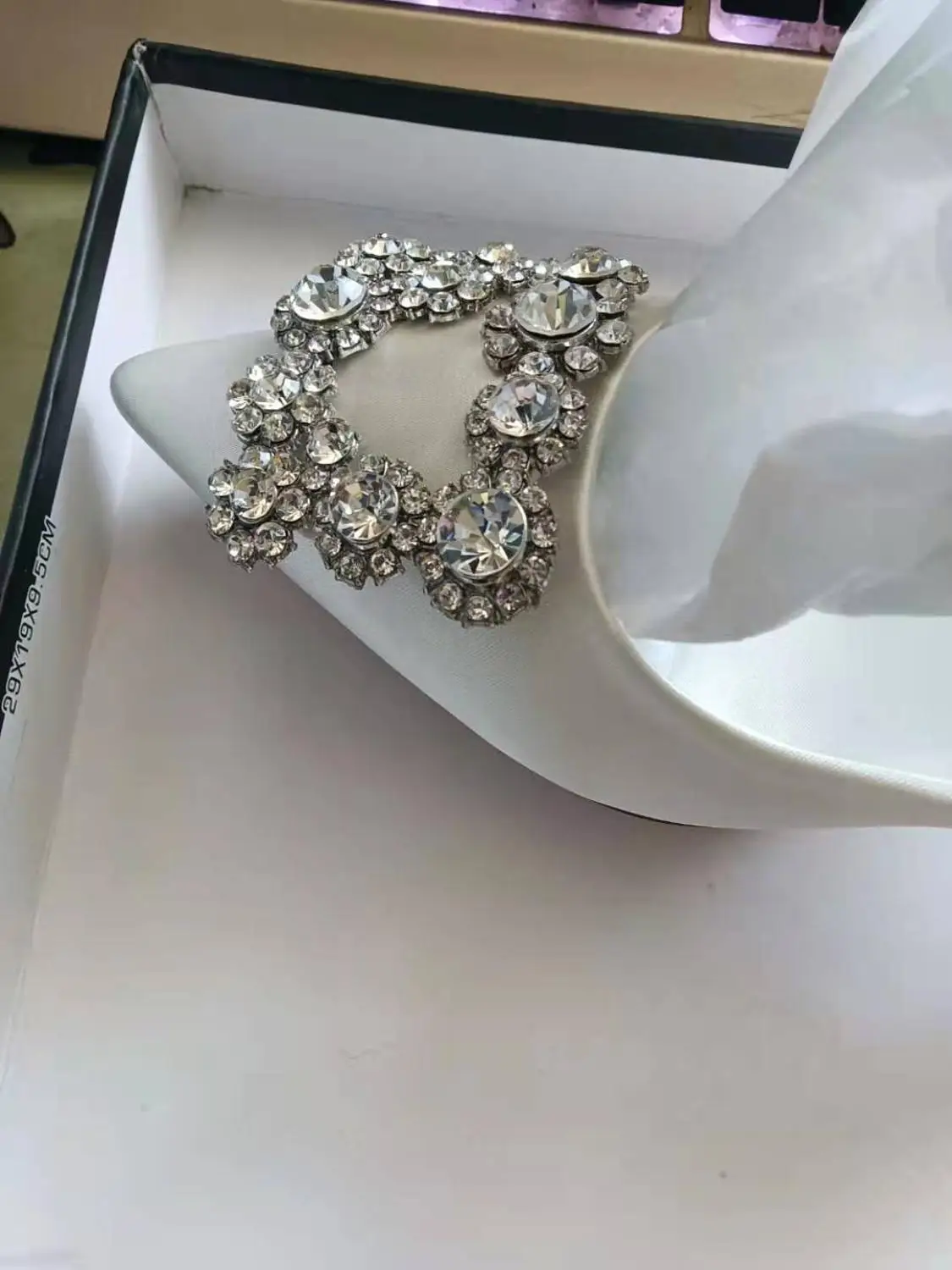 

2021Fashion new silver black ladies bridal wedding shoes imitation silk satin rhinestone crystal shallow heel high heels LF-39