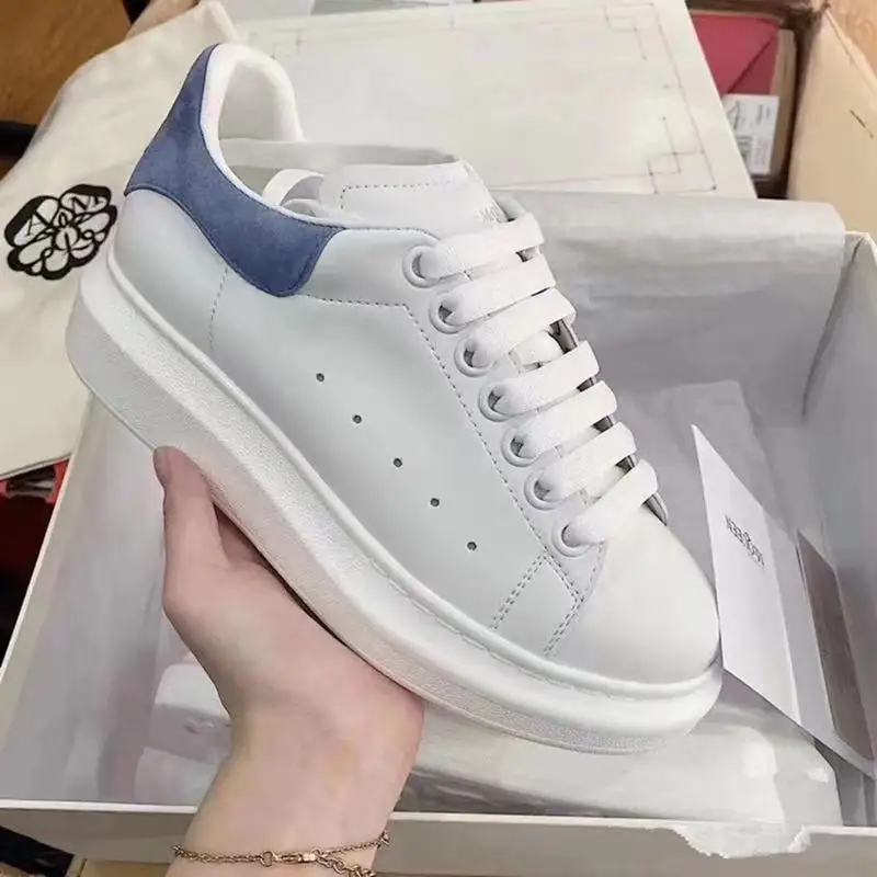 

2021 Роскошные Брендовые повседневные женские туфли с круглым носком Цвет Улучшенный цвет блесток Большой размер 42 43 44 45