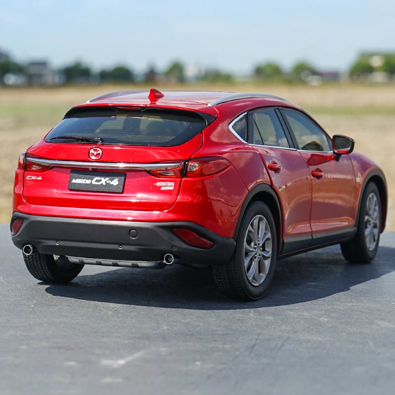 Оригинальный авторизованный подлинный сплав 1/18 Mazda CX 4 красный литье под