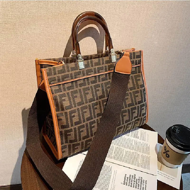 

Luxury Designers Travel Crossbody Bag Women Fashion Casual Party Shoulder Bag Girl Retro Leather Waist Bag Lady Famous Chest Bag