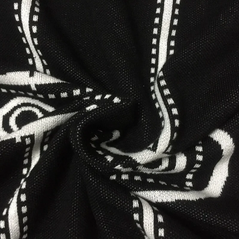 Свитер женский вязаный с высоким воротом черного цвета большого размера для