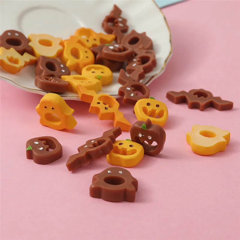 

Julie Wang 12PCS Resin Halloween Charms Flat Back Mixed Ghost Pumpkin Bat Halloween Pendant Jewelry Making Accessory Decor