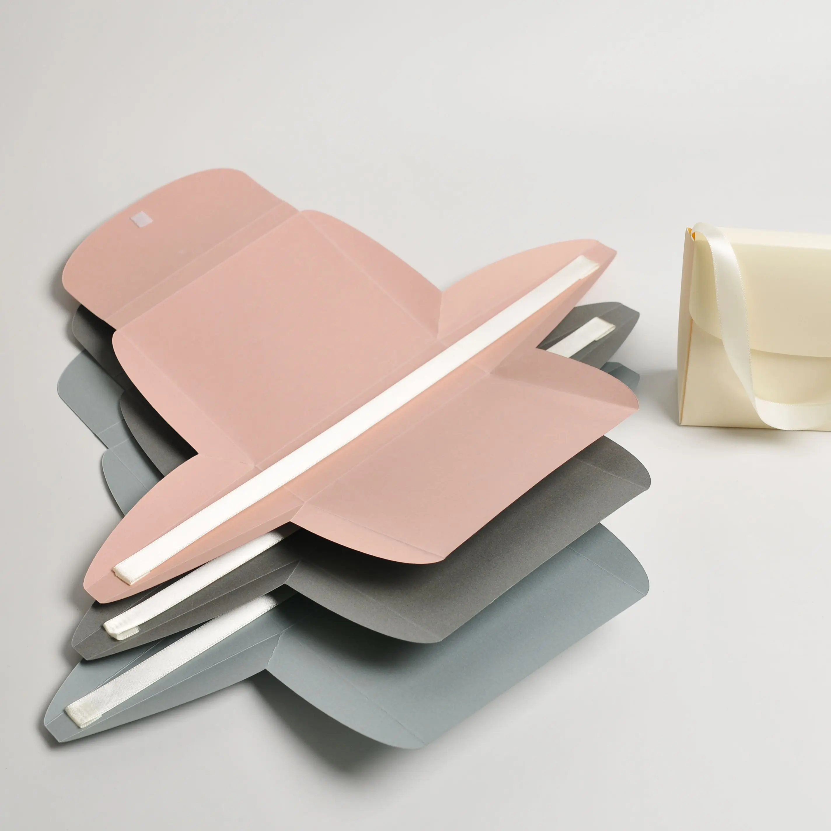 New Creative Mini Gift Bag Box for Party Baby Shower Paper jewelry Chocolate bags Package/Wedding Favours candy bag