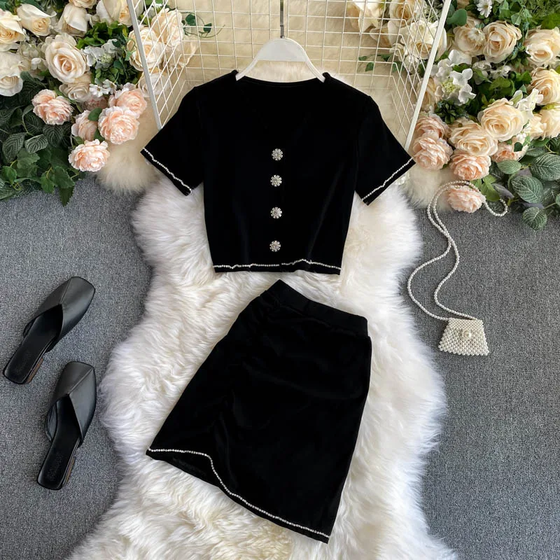 Женский комплект из двух предметов черный вязаный укороченный топ с V образным