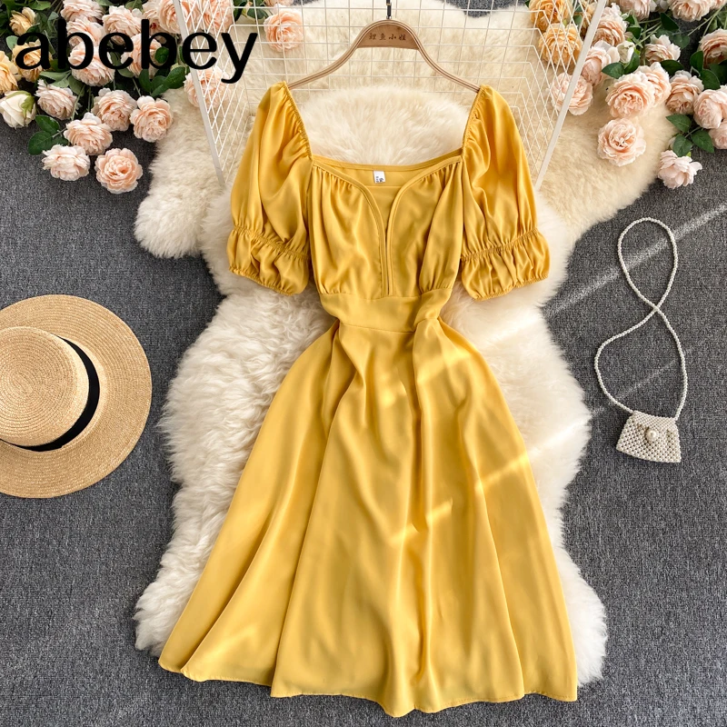 

Платье женское ТРАПЕЦИЕВИДНОЕ с квадратным вырезом и пышными рукавами