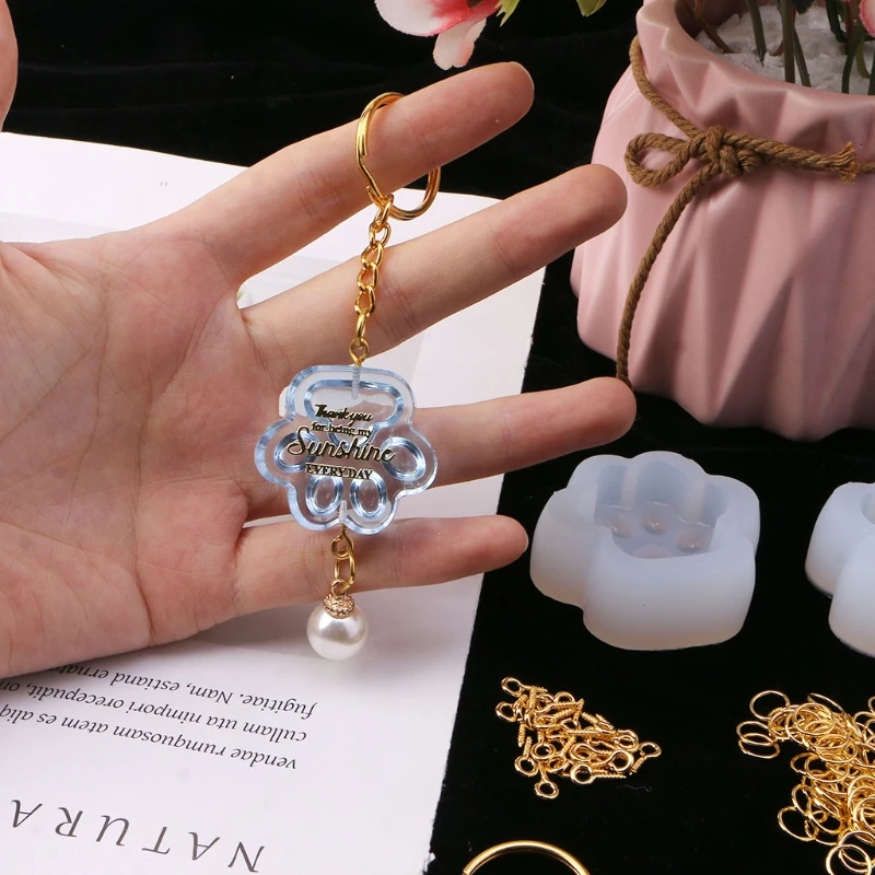 

1 Set Cat Claw Keychain Epoxy Resin Mold DIY Pendants Ornaments Silicone Mould LXAE