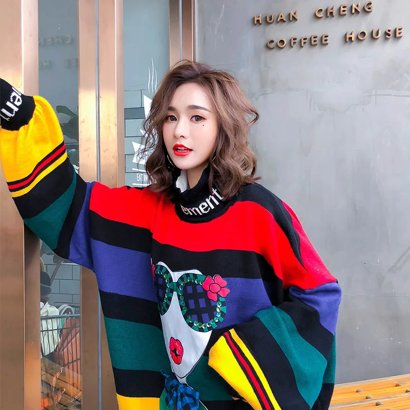 Женский свободный свитер с радужными полосками и рукавами-фонариками | Женская